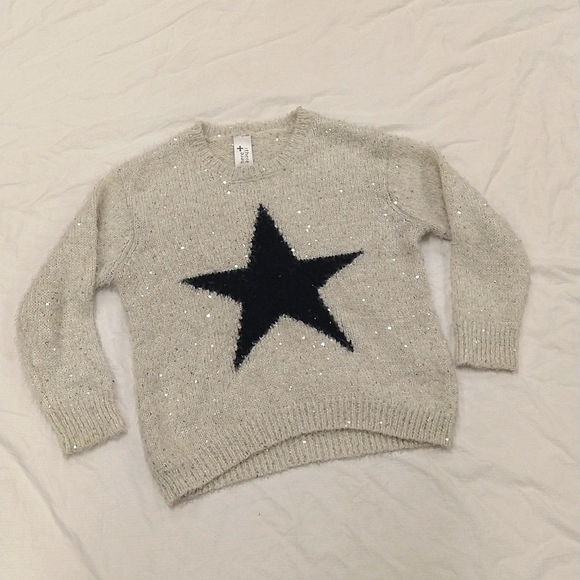 here+there Other - 🚨BOGO🚨 Girls over sized sweater